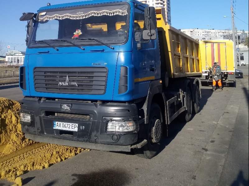 У Харкові за тиждень відремонтували понад 100 оглядових колодязів