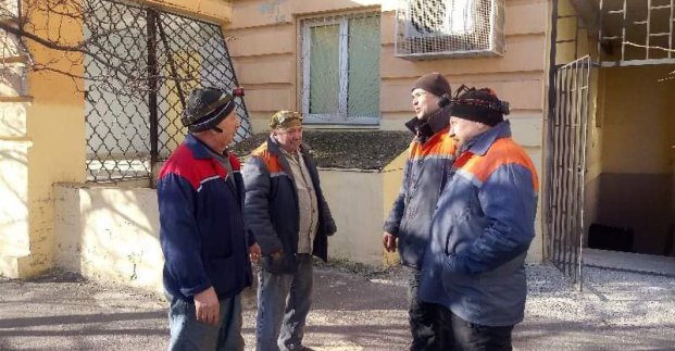 Бригади КП «Харківводоканал» щодня відновлюють комунікації у Слобідському районі
