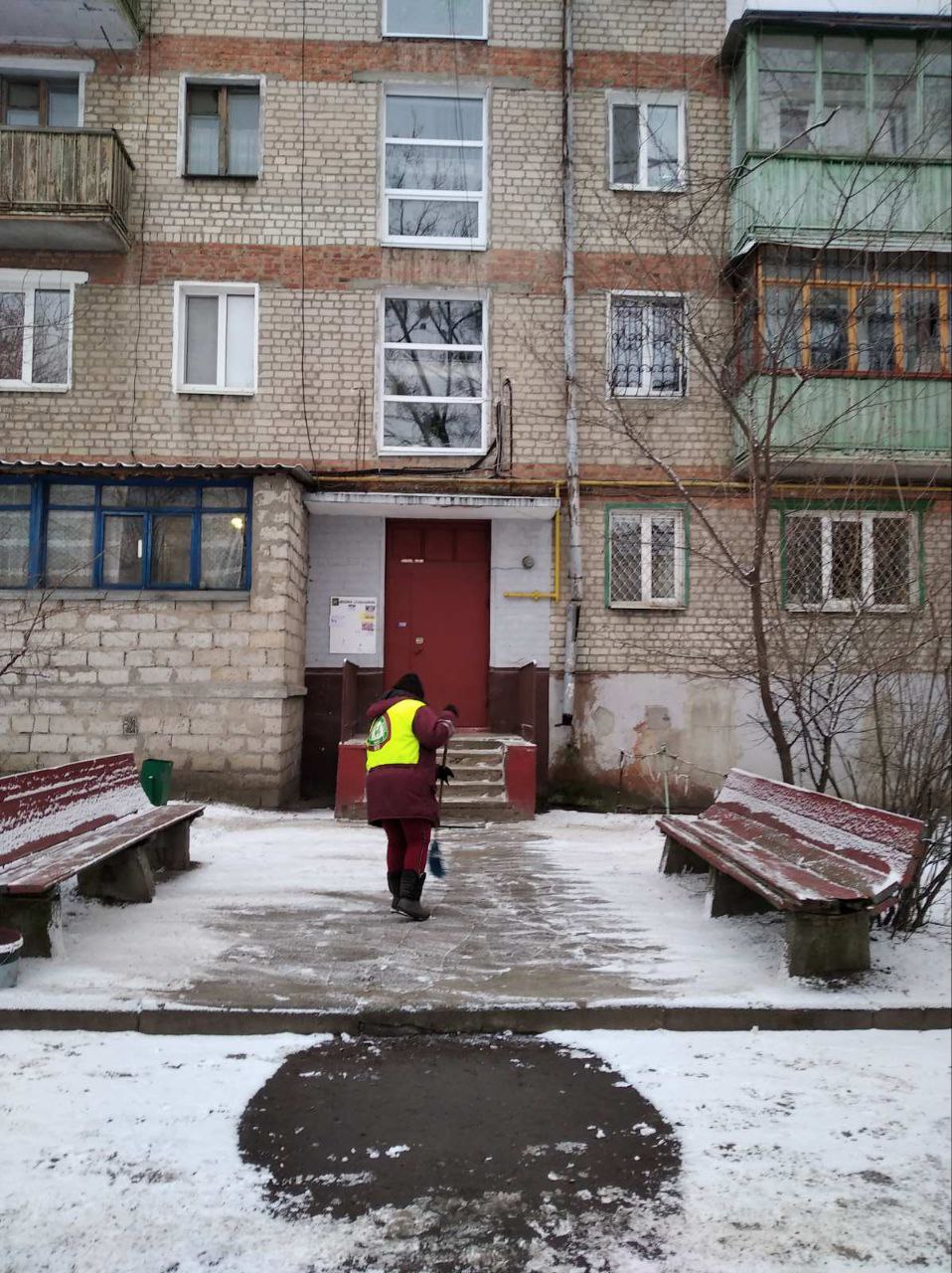 У Харкові прибирають сніг близько 1700 комунальників