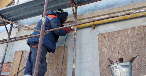 У Харкові повернули газопостачання до відновленого після обстрілів будинку