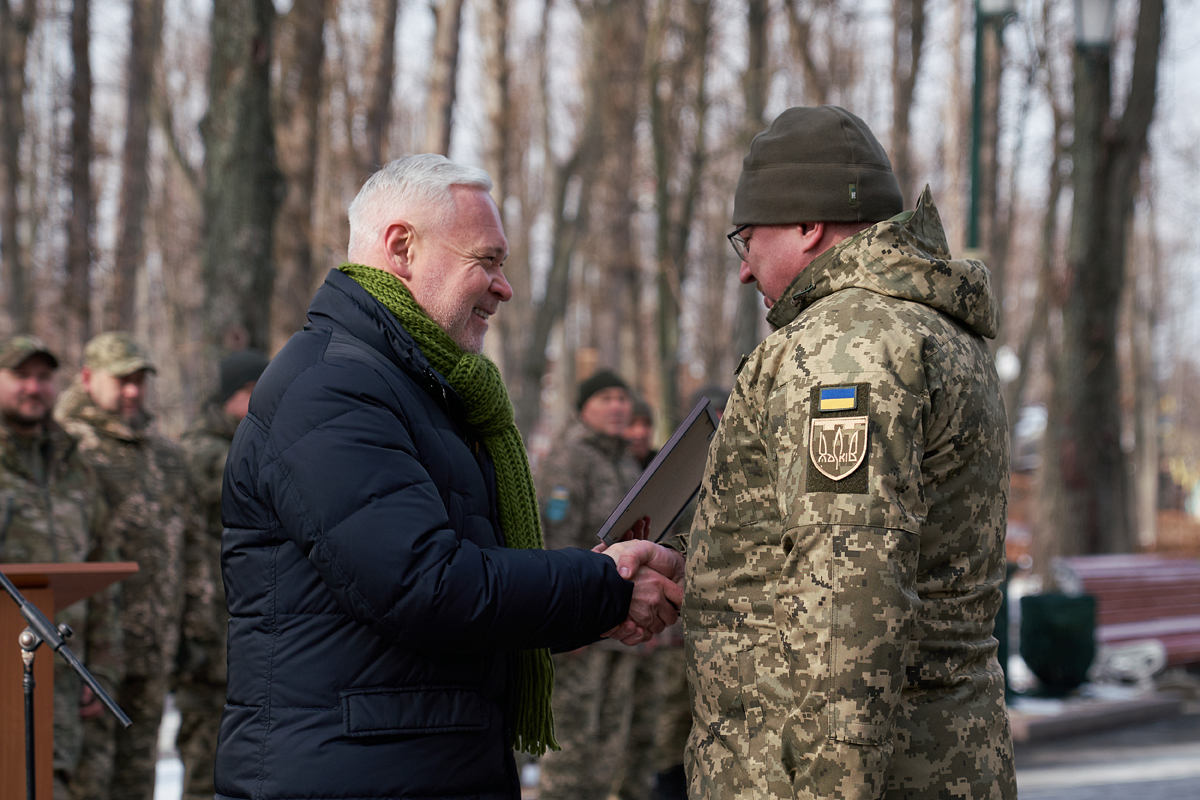 Ігор Терехов нагородив військовослужбовців ТрО за оборону Харкова