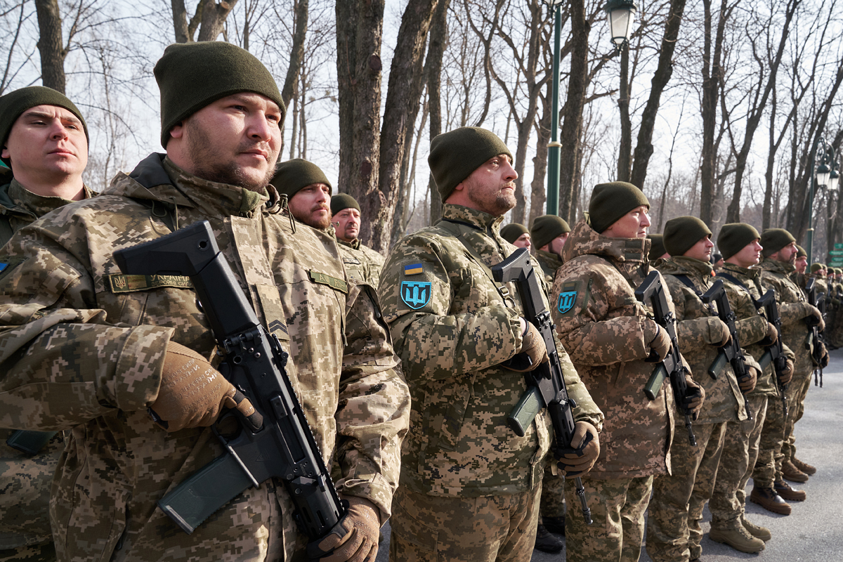 Ігор Терехов нагородив військовослужбовців ТрО за оборону Харкова