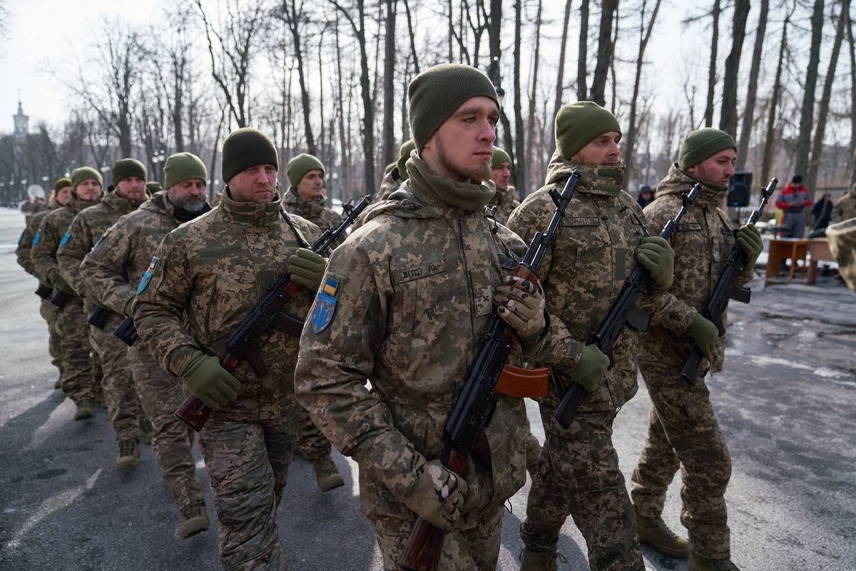 Ігор Терехов нагородив військовослужбовців ТрО за оборону Харкова