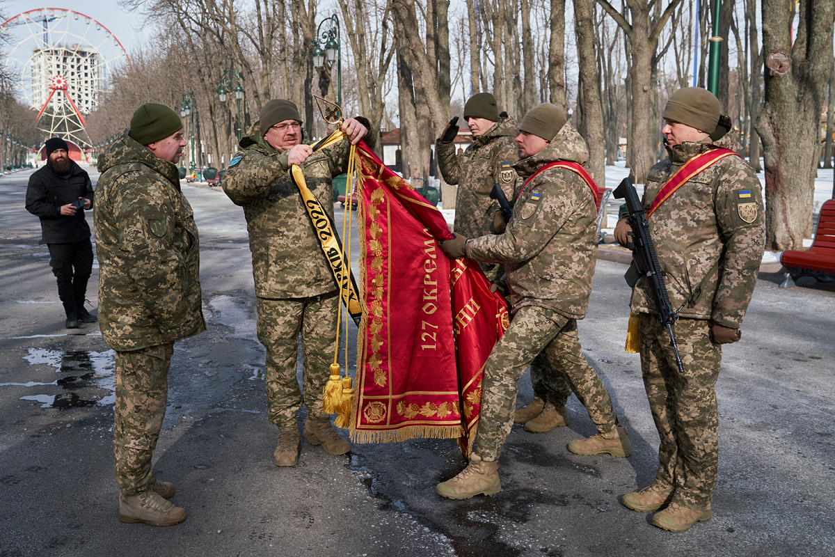 Ігор Терехов нагородив військовослужбовців ТрО за оборону Харкова