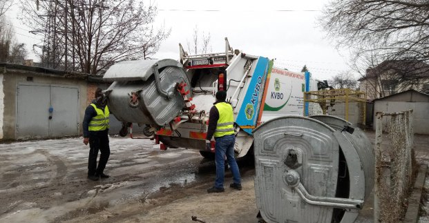 Робітники КВПВ наводять лад на  Павловому Полі