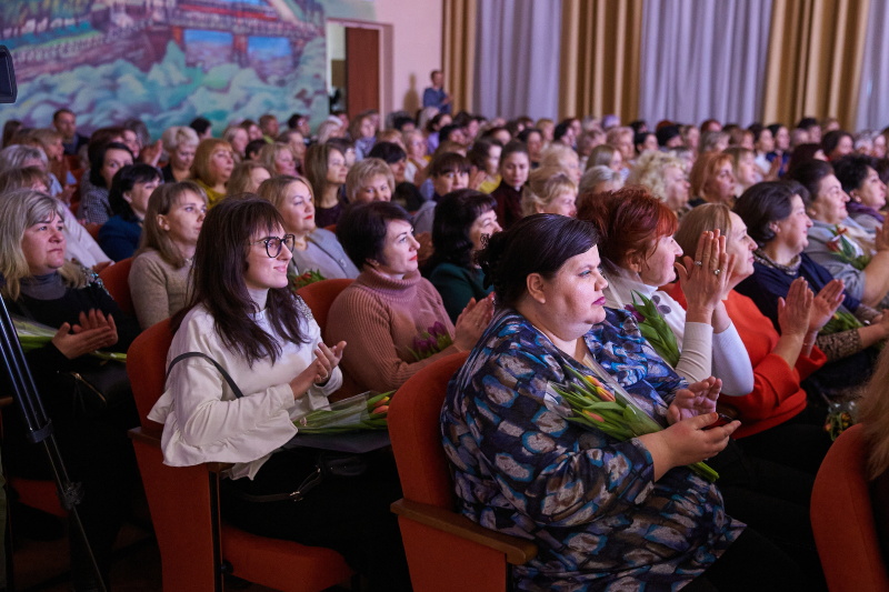 Ігор Терехов привітав жінок ще трьох районів Харкова зі святом весни