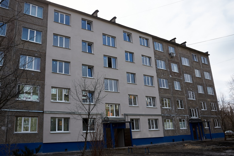 В Індустріальному районі активно ремонтують житлові будинки