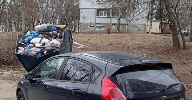 Комунальники закликають водіїв дотримуватися правил паркування 