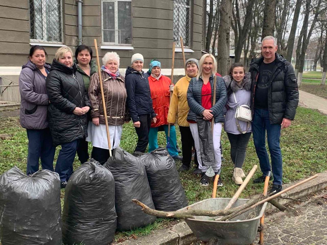 У Салтівському районі пройшов масштабний суботник