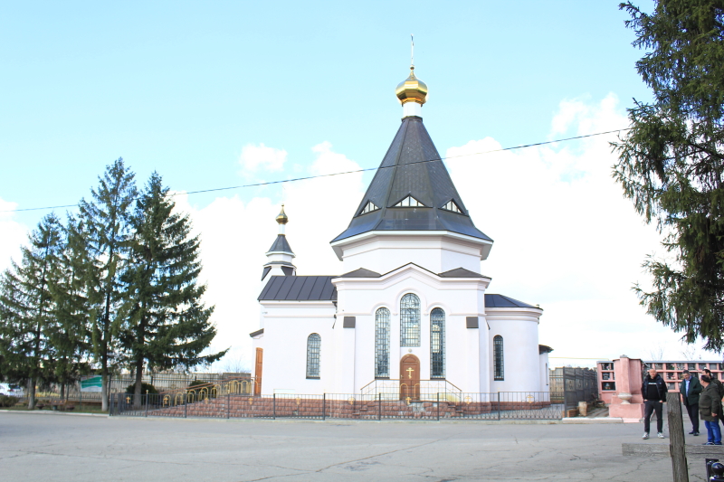 У Харкові приводять до ладу території цвинтарів та меморіалів