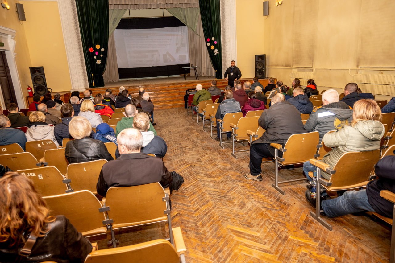 Працівники «Тепломереж» пройшли тренінг з мінної безпеки