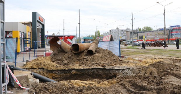 У Київському районі перекладають водоводи