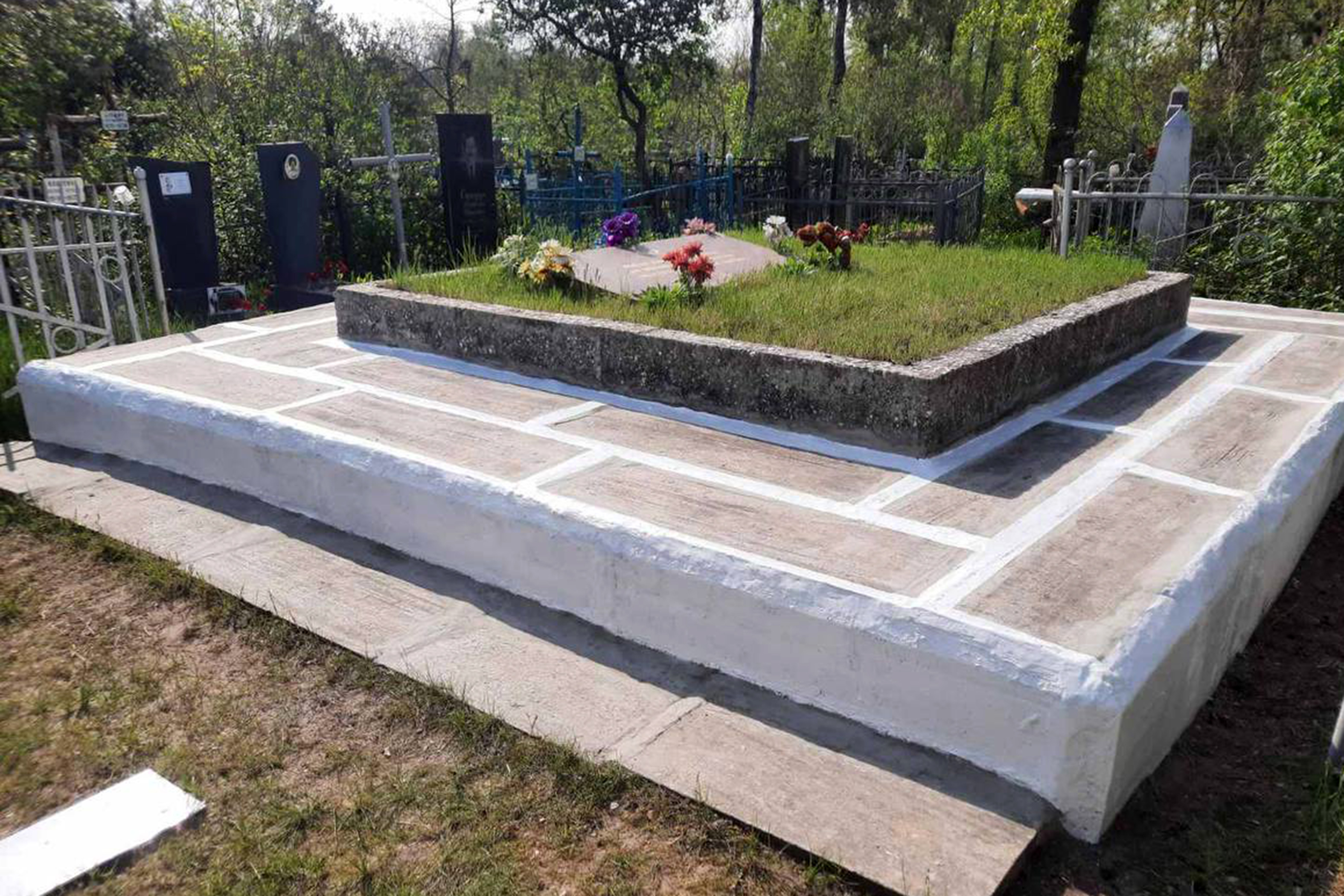 У Харкові триває впорядкування меморіальних комплексів та кладовищ