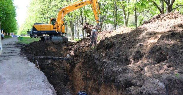 У Салтівському районі міняють ділянку водоводу