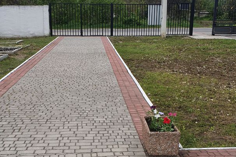 У Харкові закінчують прибирання цвинтарів та меморіалів