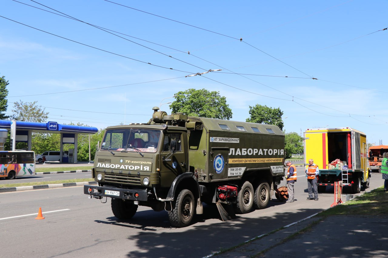 Бригади «Водоканалу» продовжують відновлювати колектор на проспекті Гагаріна
