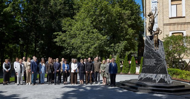 У Харкові відкрили пам’ятник загиблим під час війни дітям