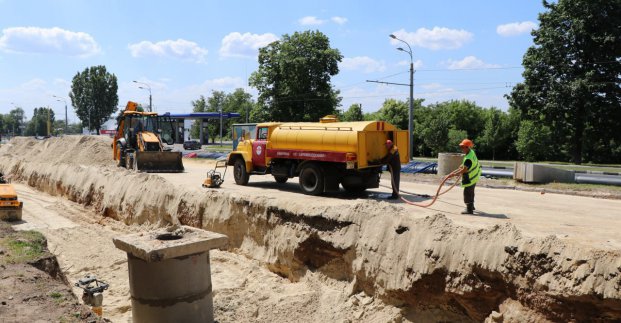 На проспекті Гагаріна переклали понад 220 метрів колектору
