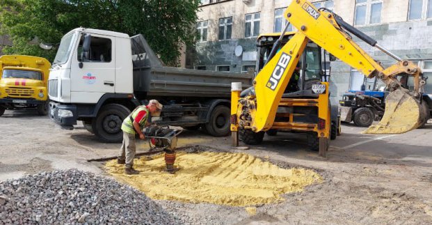 У Харкові усувають 13 аварій на водоводах