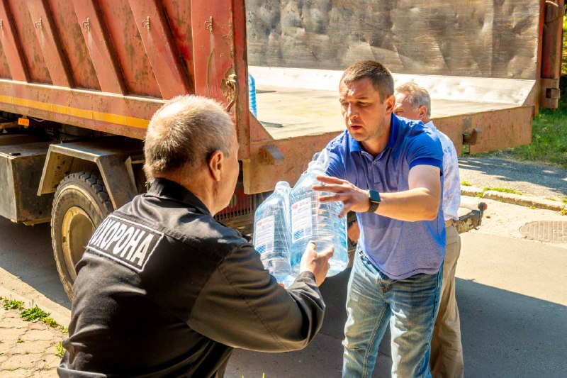 «Тепломережі» відправили генератори та воду колегам з Херсону