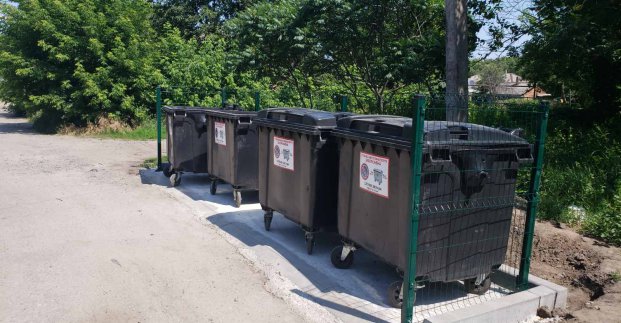 У Харкові облаштовують майданчики для сміттєвих контейнерів