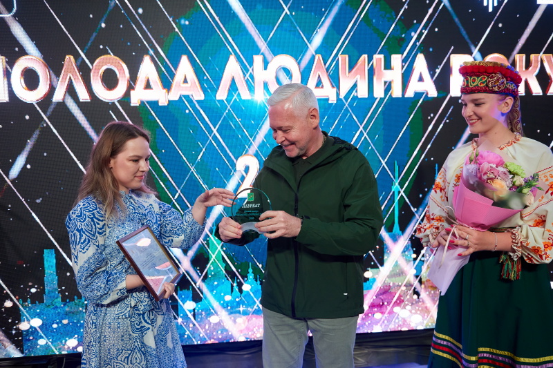 Ігор Терехов нагородив переможців конкурсу «Молода людина року»