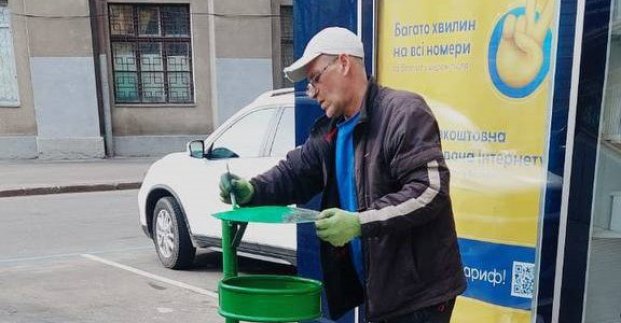 На КВПВ організували виробництво вуличних урн 