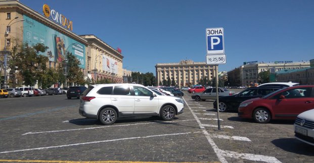 Ігор Терехов доручив привести до ладу паркувальні майданчики 