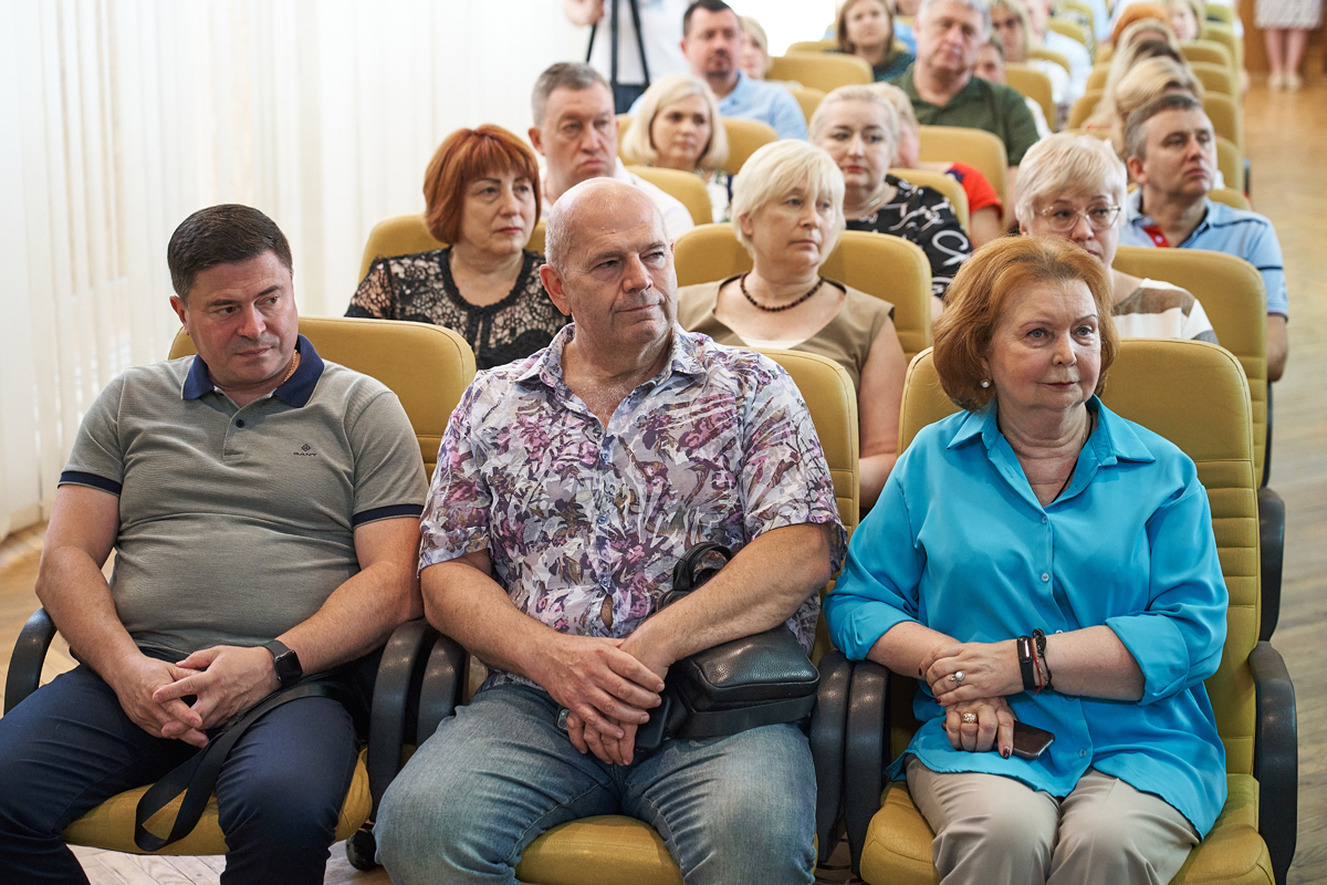 Ігор Терехов привітав з професійним святом керівників міських медзакладів