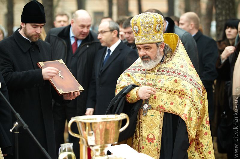 На території 17-ї лікарні освятили місце під храм
