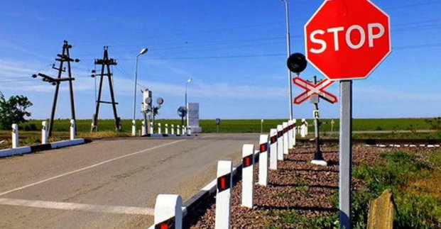 Залізничний переїзд на вулиці Некрасова тимчасово закриють для транспорту 