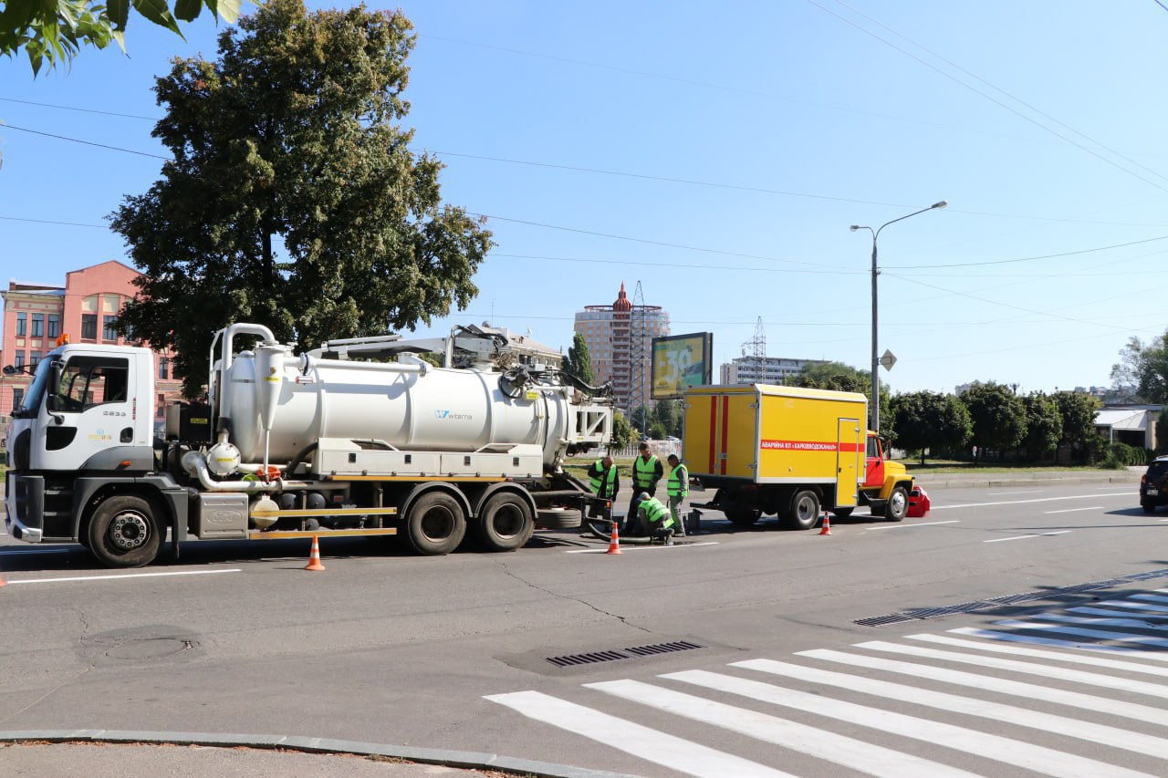 У Київському районі об'єкти водовідведення готують до опалювального сезону