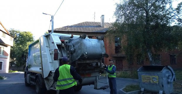 Бригади КВПВ наводять лад в Індустріальному районі