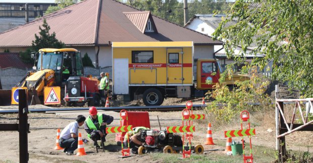 В Основ'янському районі міняють магістральний водовід