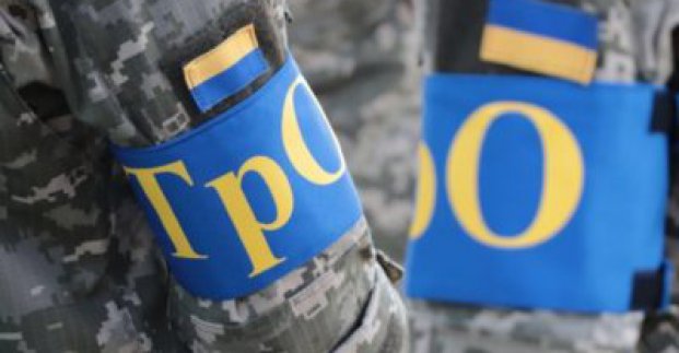 Ігор Терехов вітає бійців територіальної оборони Харкова 