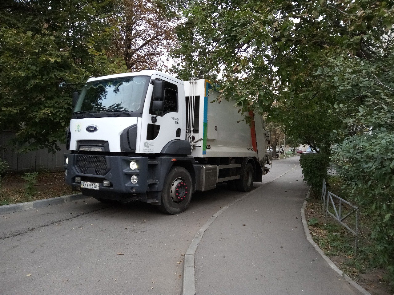 Харків'ян просять не перегороджувати проїзд спецтранспорту
