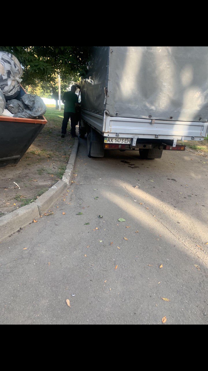 У Харкові фіксують випадки незаконного викидання великогабаритних відходів