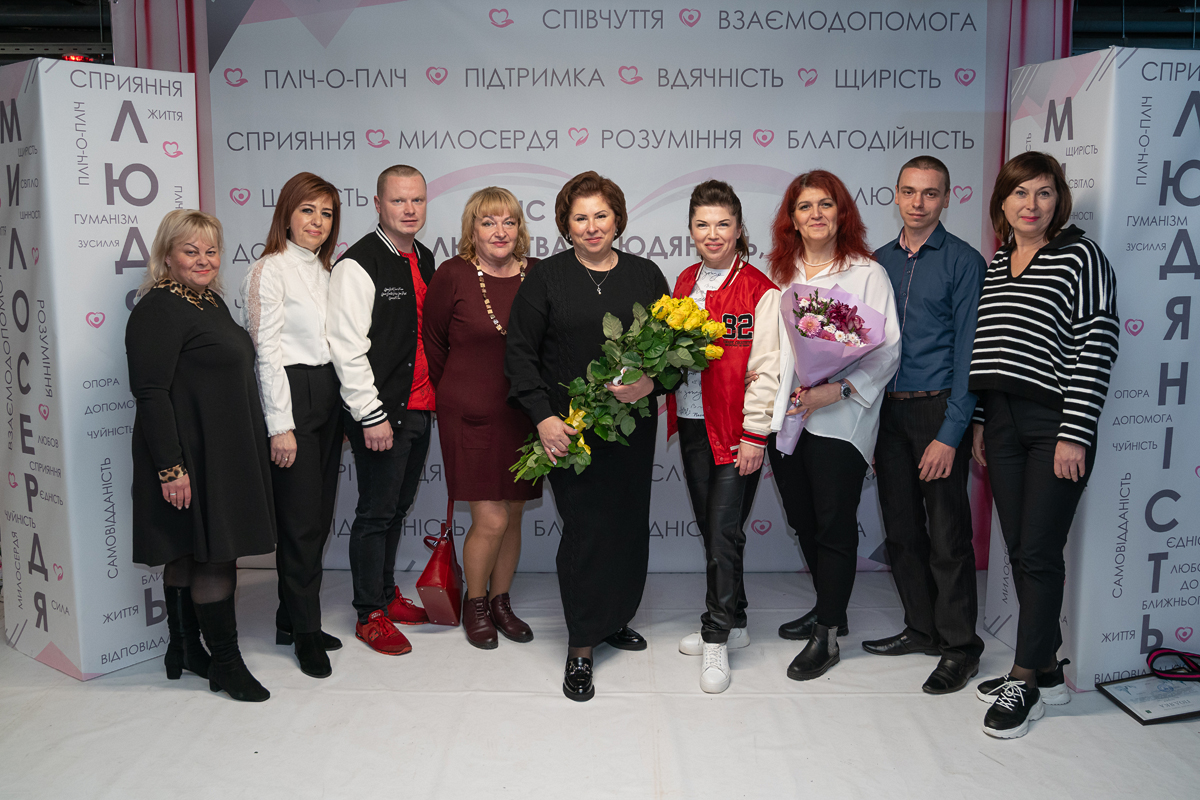 У районах Харкова відсвяткували День соціального працівника