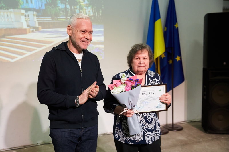 У районах Харкова відсвяткували День соціального працівника