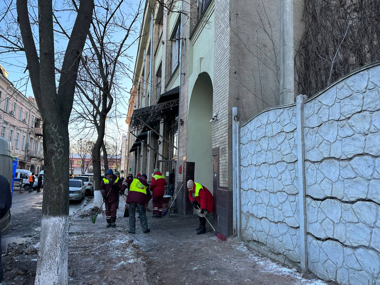 Внаслідок обстрілів у Харкові пошкоджено 21 будівлю