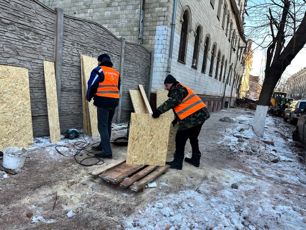 Внаслідок обстрілів у Харкові пошкоджено 21 будівлю
