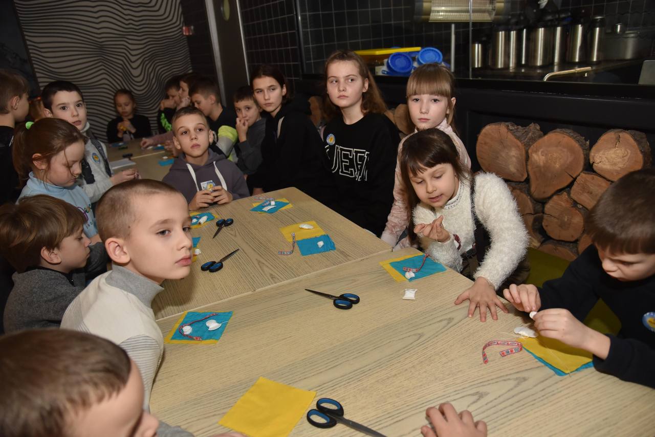 Благодійники привезли харківським дітям Вифлеємський вогонь