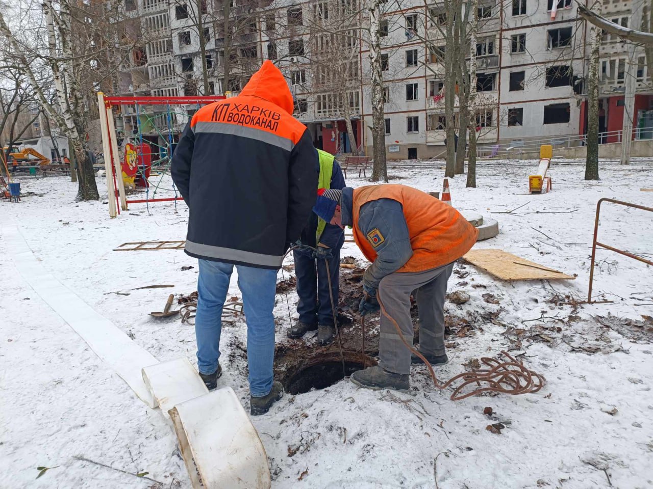 У Київському районі відновлюють пошкоджені мережі