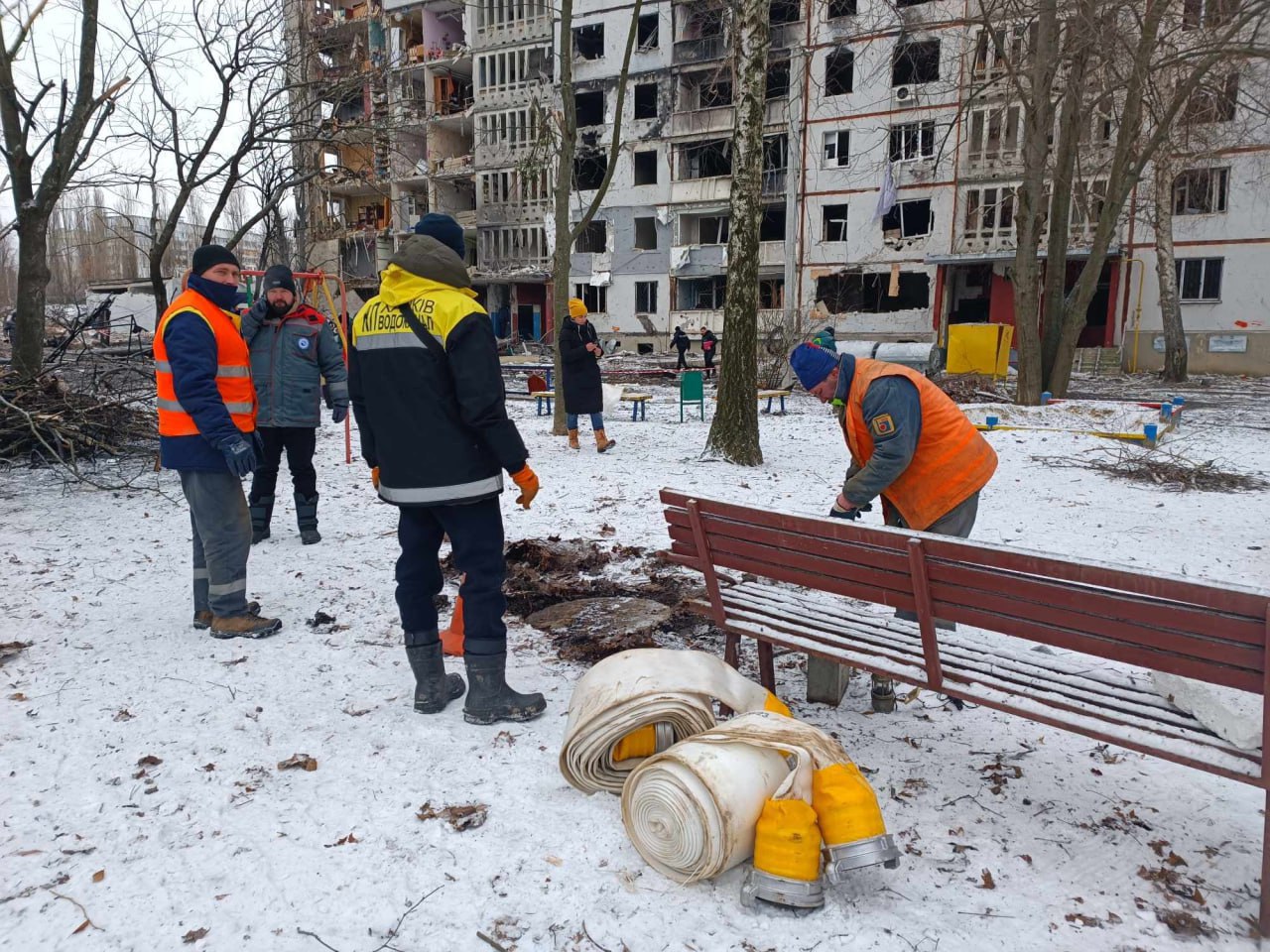 У Київському районі відновлюють пошкоджені мережі