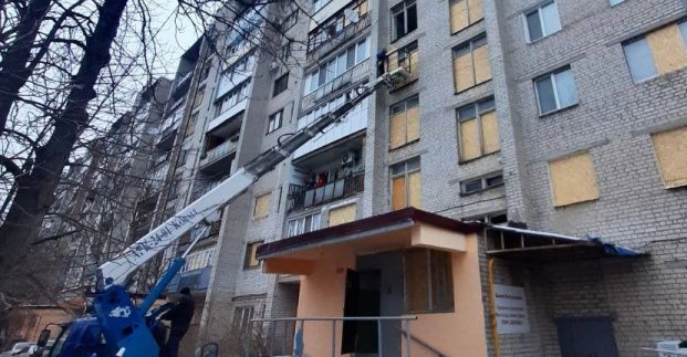 Комунальники закрили понад 4,4 тисячі вибитих вікон 