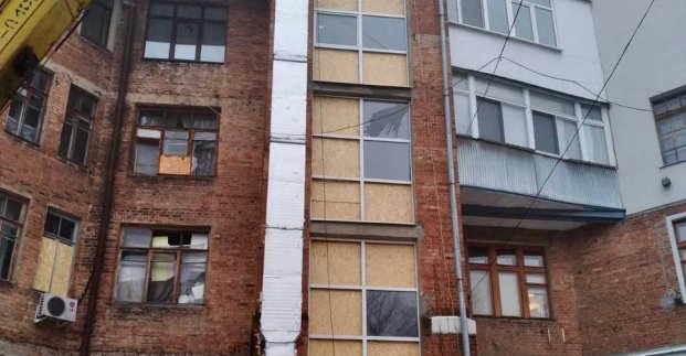 Комунальники завершують усувати наслідки обстрілів