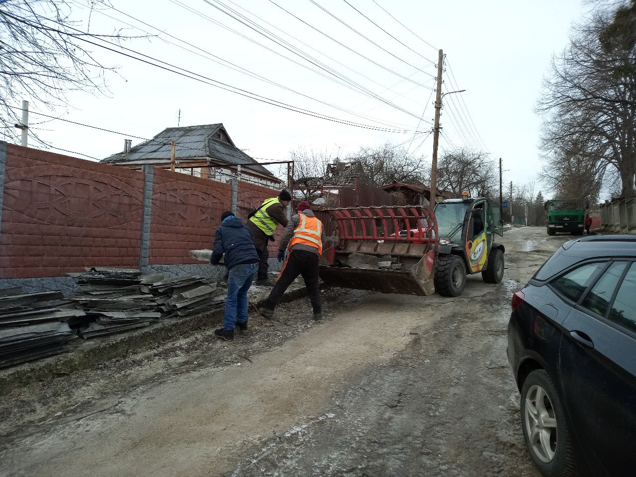 З Харкова за тиждень вивезли понад 25 тисяч кубометрів відходів