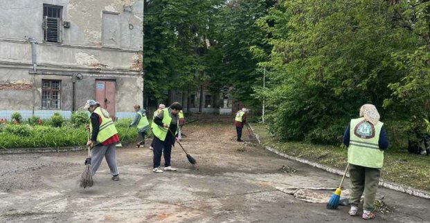 У Харкові усувать наслідки нічного обстрілу
