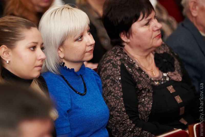 Геннадій Кернес вручив ключі від житла працівникам «Харківміськліфту»