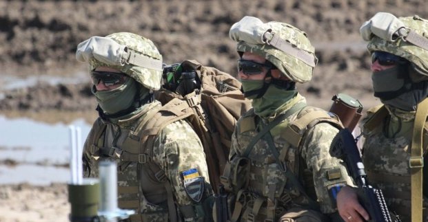 Ihor Terekhov congratulates infantrymen on their professional holiday